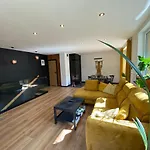 Dom I Apartment