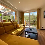 Dom I Apartment *