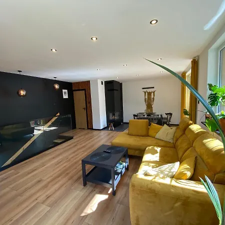 Dom I Apartment