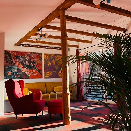 I Apartment *